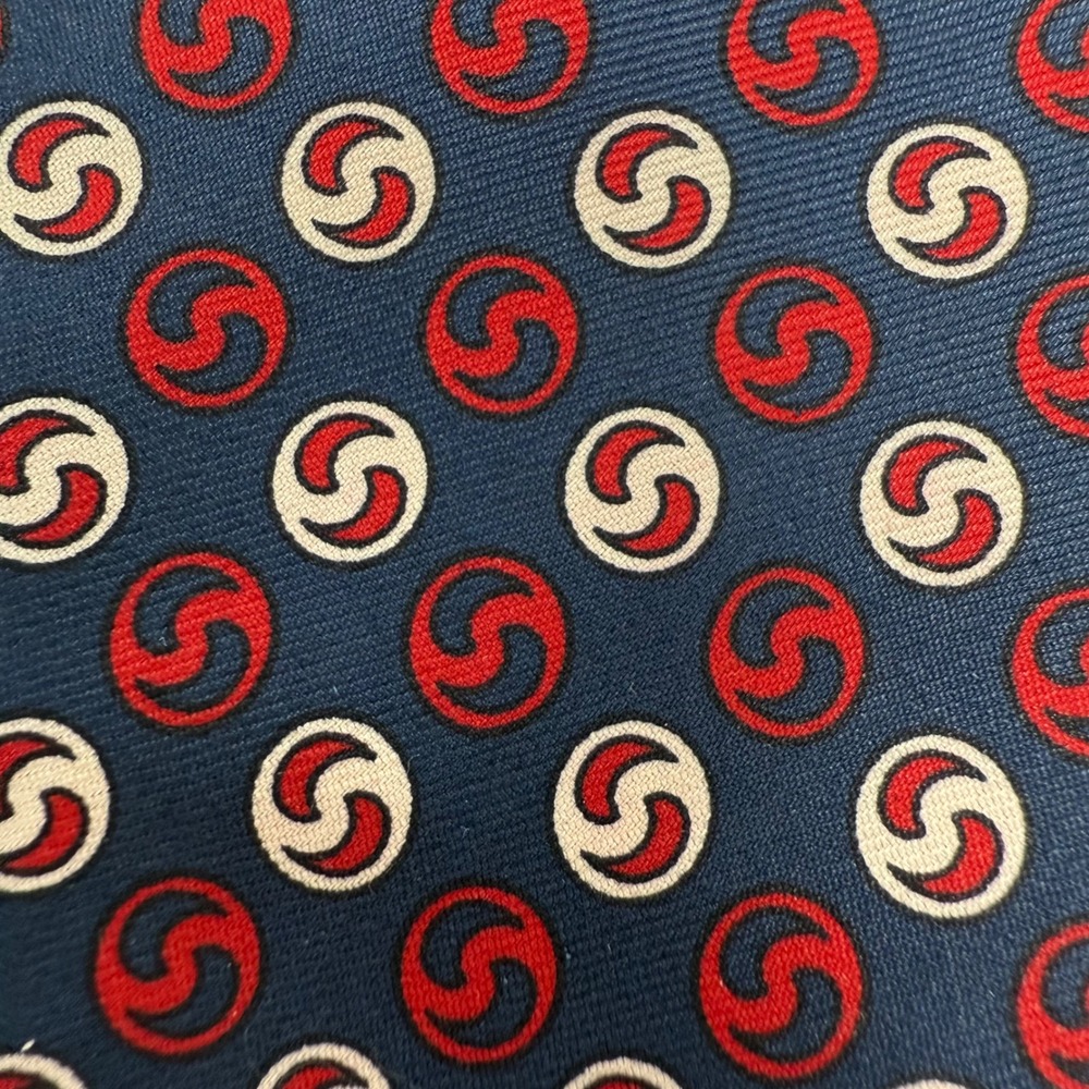 Brooks Brothers Makers 100% All Silk Navy Red White Swirl Pattern Men's Necktie - Picture 3 of 5